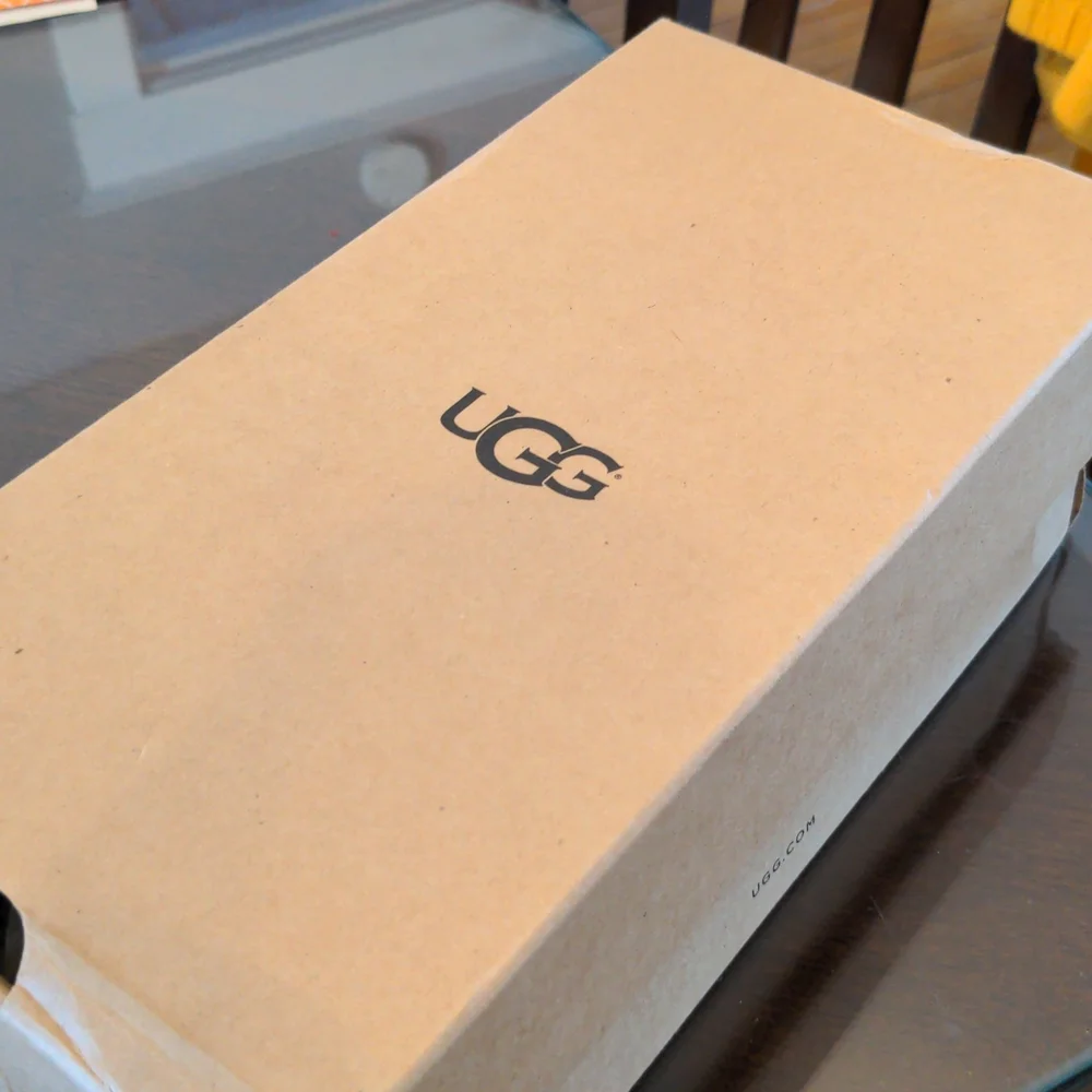 🎉 SALE 🎉 NIB UGG JONETTE flats. New in box. 8 - Picture 8 of 10